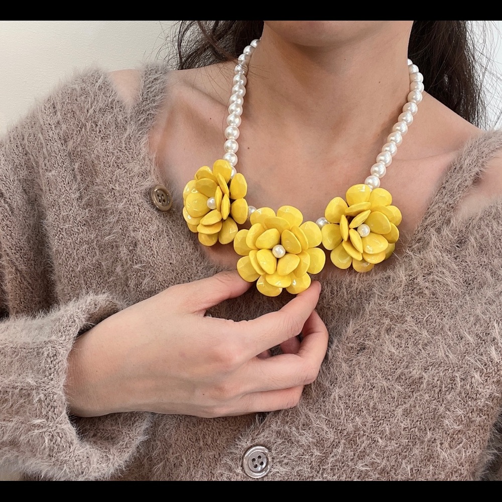 Flower power necklace/Yellow